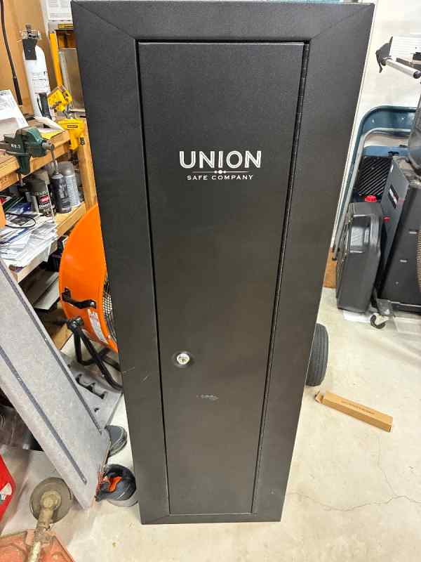 Tall floor rifle safe 
