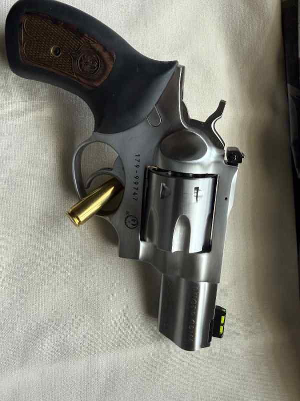 *  Ruger SP 100 -MODEL 1774 * 357 MAG