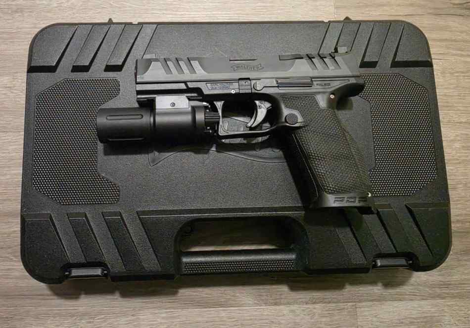 **Walther PDP Full Size 4.5" w/ Modlite PL350**